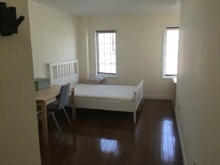 room for rent near York University