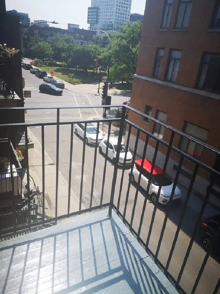 DOWNTOWN STUDIO Near MUHC hospital