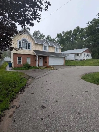 5-Bedroom Home for Sale By Owner – Orillia, Ontario