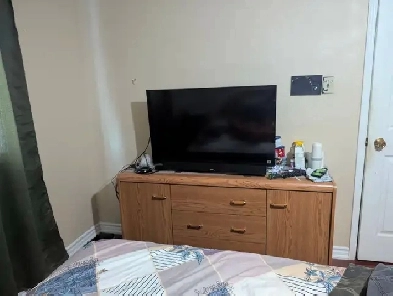 room for rent!