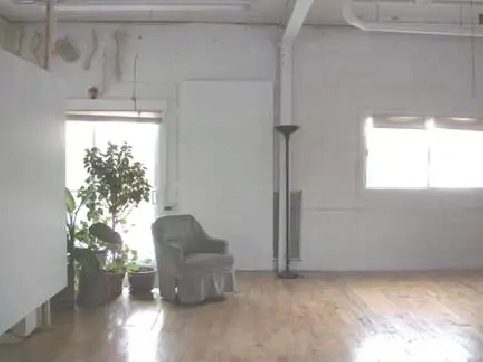 2 ESPACES DANS ATELIER D'ARTISTES 3600 PC À VERDUN - TOUT INCLUS