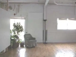 2 ESPACES DANS ATELIER D'ARTISTES 3600 PC À VERDUN - TOUT INCLUS