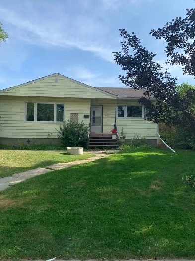 3  1 Bd 2 Bath Bungalow in Sherbrooke