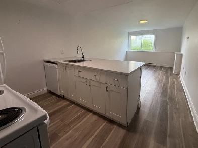 Spacious unit For Rent