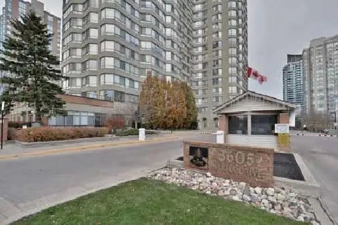 Spacious 2 2 den Condo available for rent Hwy10 & Burnhampthorpe