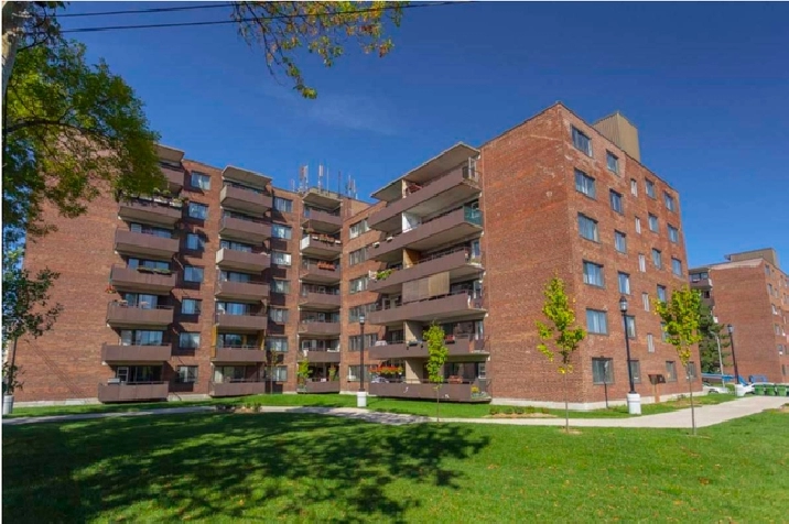 Superbe 4 ½ lumineux près de tous les services à Dorval