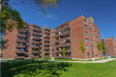 Superbe 4 ½ lumineux près de tous les services à Dorval