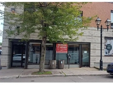 Local/BUREAUX a louer 2,500 pc RDC centre-ville ST-JEROME