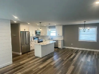 Beautiful Upper Apartment