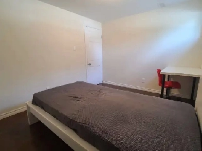 @ North York, Sheppard Leslie, Room Rent-2Min Walk to TTC Subway