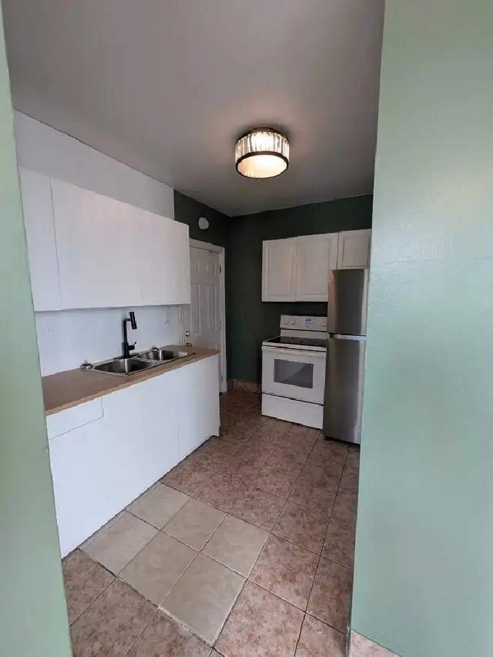 one bedroom apartment located downtown Simcoe