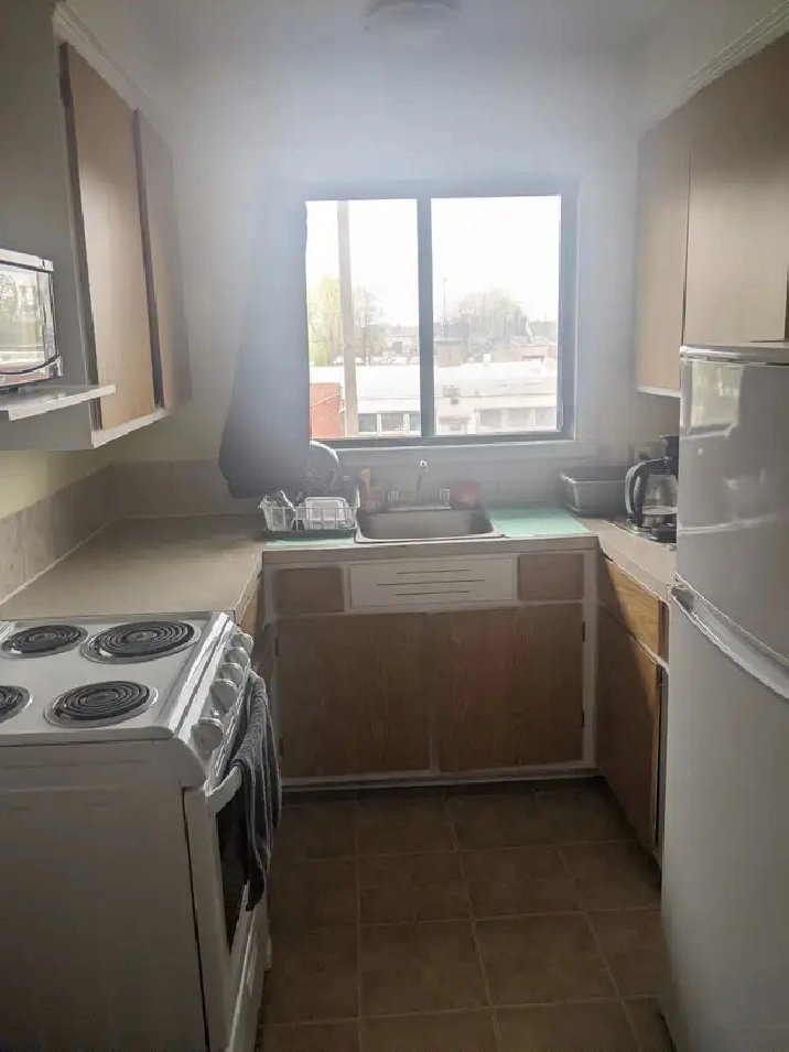 BEAU 3½ À LOUER DANS ROSEMONT - DISPONIBLE