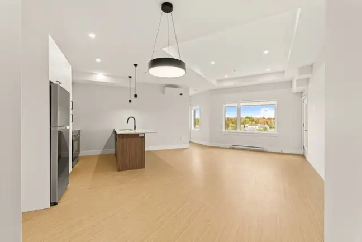 1st Month Free - 2 bedroom   Den / 2 bathroom