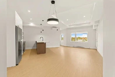 1st Month Free - 2 bedroom   Den / 2 bathroom