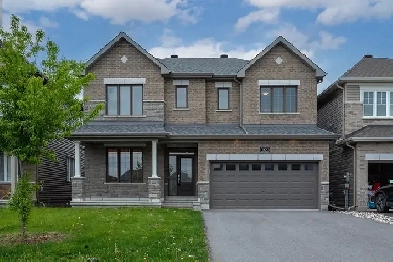 Spacious 4-Bedroom Family Home in Orléans , Double Garage