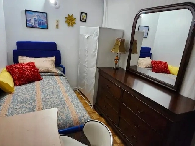 Chambre privée à Montréal tout inclus, fille étudiante ou femme