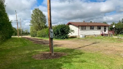 FOR RENT 2 bedroom house 5 minutes from Rocky Mountain House