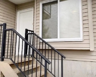 Bright Cozy 2 Bedroom Suite, Independent Entry, Good Location