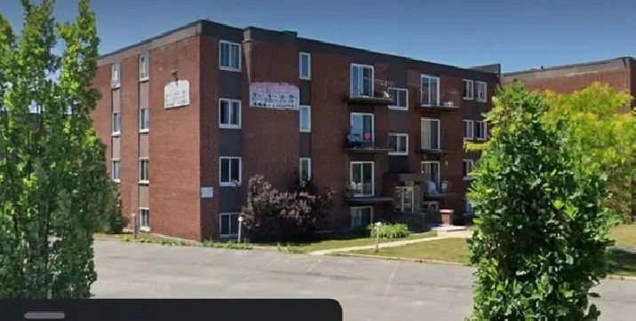 LIBRE 5 1/2 rue Cloutier,La Prairie. Sur A132,Pont Champlain7min