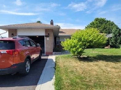 Rooms for RENT NOW Oshawa/Durham Region