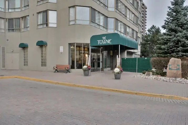 Spacious Condo 2bdrm den  for rent Oct 1, Hwy 10 & Burnhamphorne