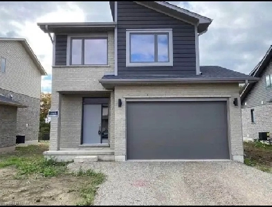 3 bedroom house for rent in London-$2300