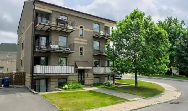 Appartement 2e étage 1er novembre Laval