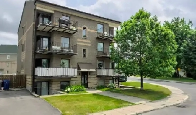 Appartement 2e étage 1er novembre Laval