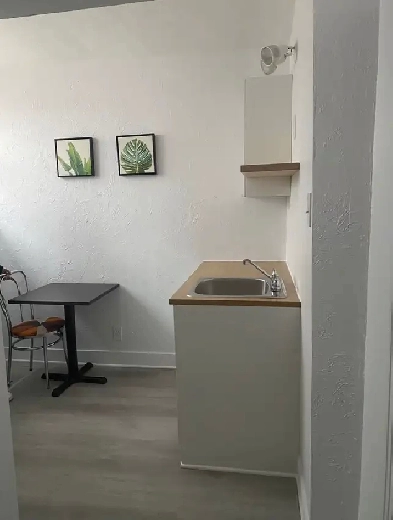 Chambres à louer. quartier tranquille à La Prairie