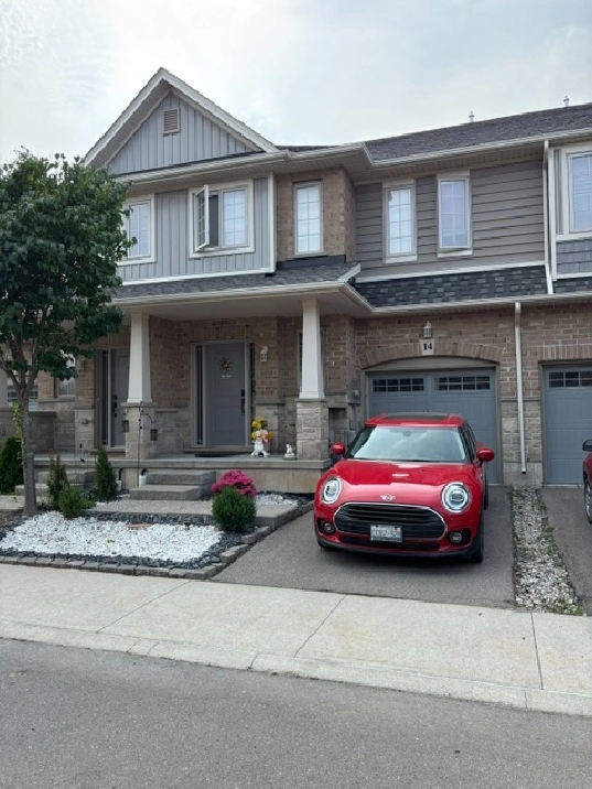 EXECUTIVE 3 BEDROOM TWO STOREY TOWNHOUSE FOR RENT