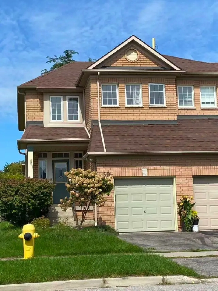 End Townhouse (3 Bedroom, 2.5 Bathroom) for rent in Whitby, ON