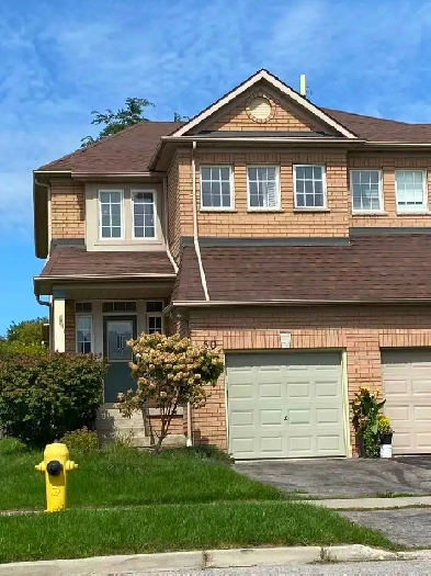 End Townhouse (3 Bedroom, 2.5 Bathroom) for rent in Whitby, ON