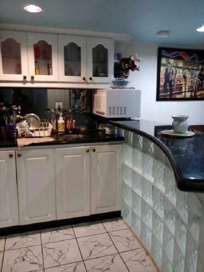Room For A girl Near Sheridan College Brampton