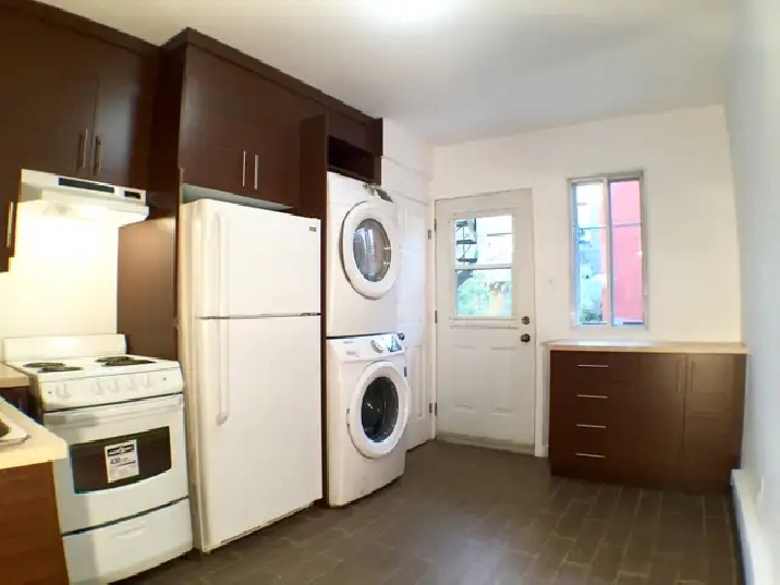 PLATEAU 5 1/2 for rent APPLIANCES INCLUDED !!