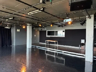 Former school 7th floor for rent - 7e étage à louer 11 081 p...