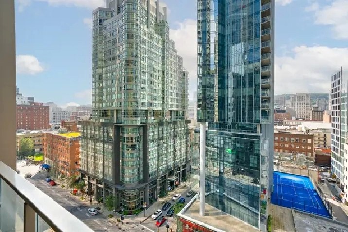 Fully Furnished 1-Bedroom Condo – Montrel DT available NOW