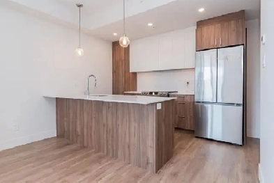 Spacious 2 Bed / 1 Bath Apartment in LaSalle available NOW