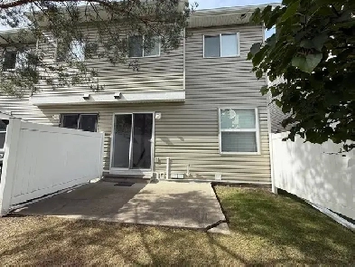 3 Bed 1.5 Bath Unit in Edmonton, AB
