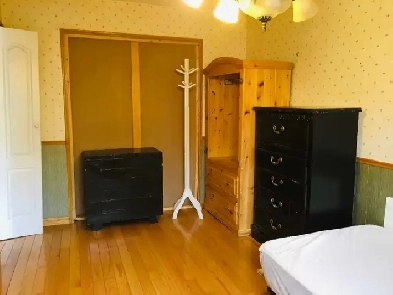 A bedroom for rent @Warden/Finch