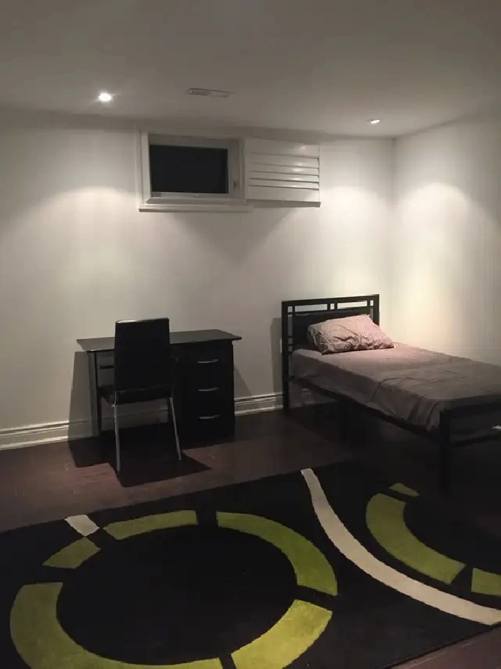 FULLY FURNISHED ROOM FOR RENT - basement (UTSC/Centennial scarb)