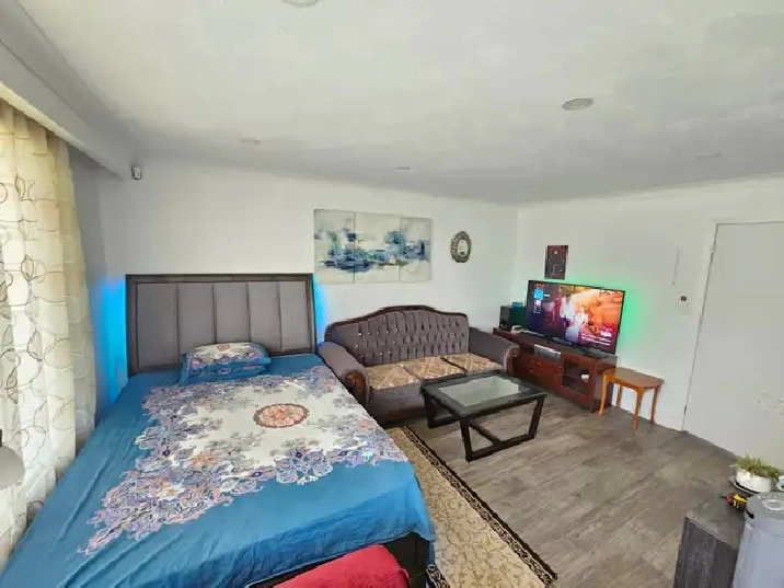 Private room rent in Scarborough   parking