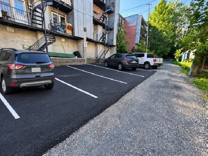 Sationnement situé à 200m du metro Joliette !