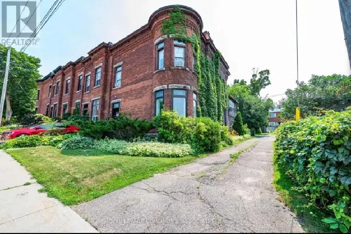 5 Bedroom House for Rent