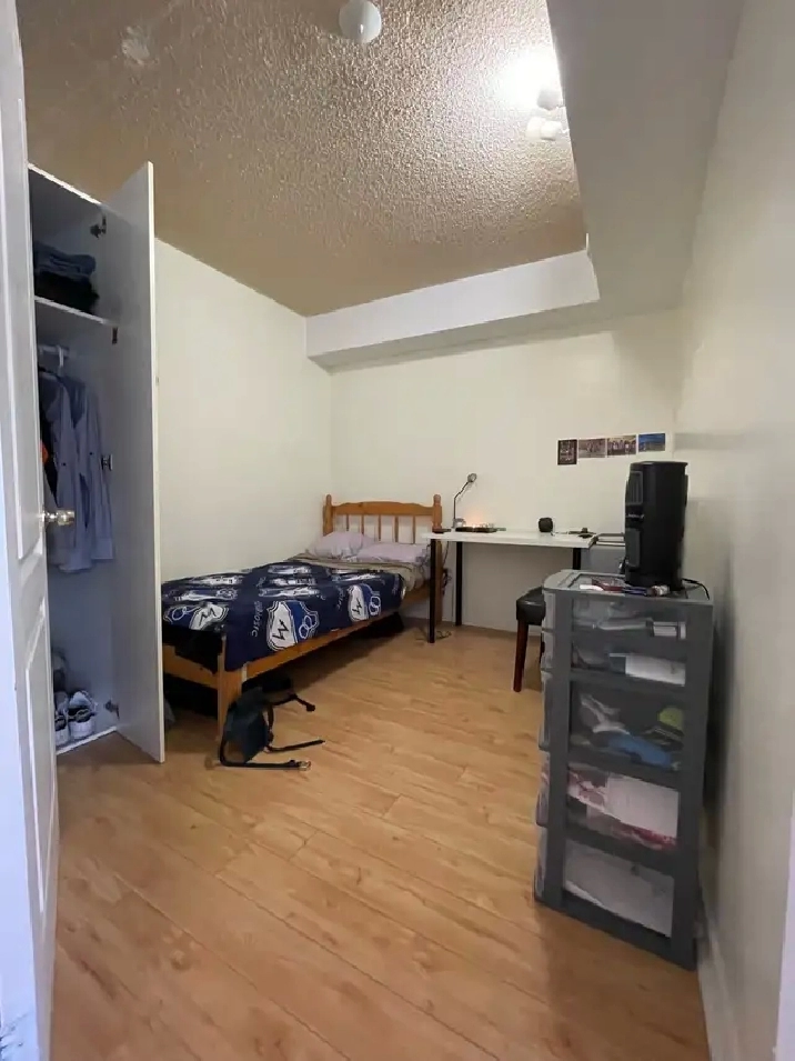 Chinatown center: A room to rent