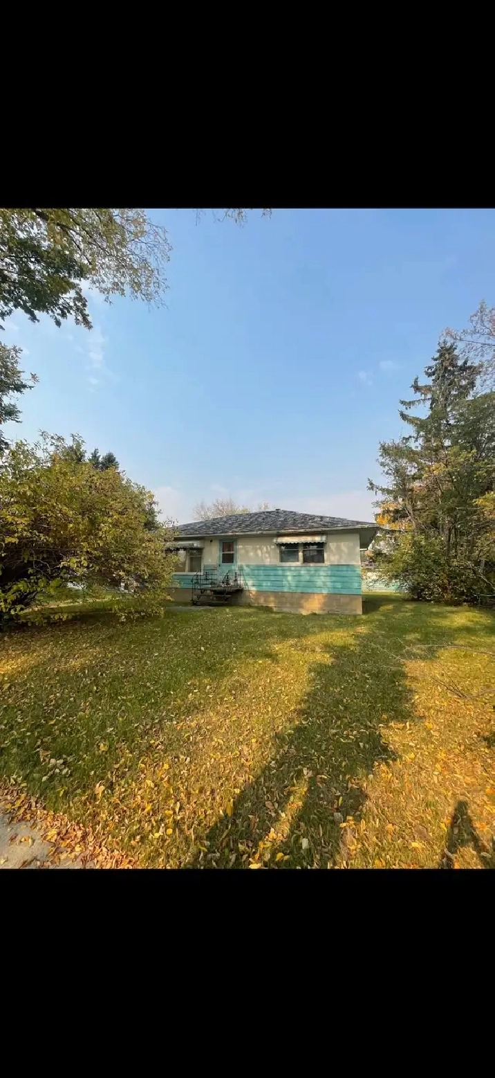 4 Bed 1 Bath House In Viking Alberta