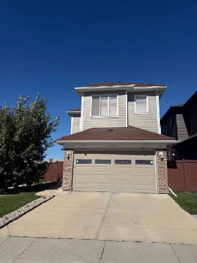 Roommates wanted / Elbow Dr