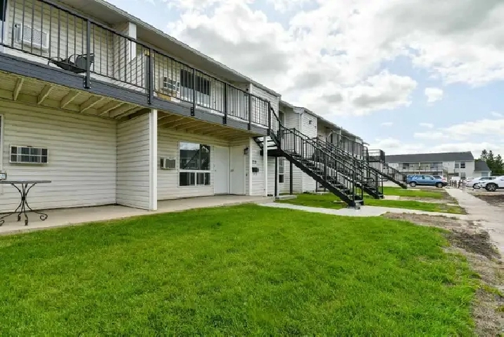 1 MONTH FREE   FULLY FURNISHED 2-BEDROOM TOWNHOUSE