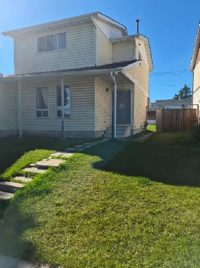 Falconridge 2 storey3 bedrooms 1.5 baths finished $1600
