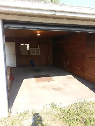 Short term Long Term Single Garage for Rent NAIT