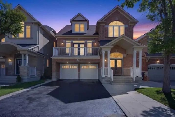 Detached House for Sale